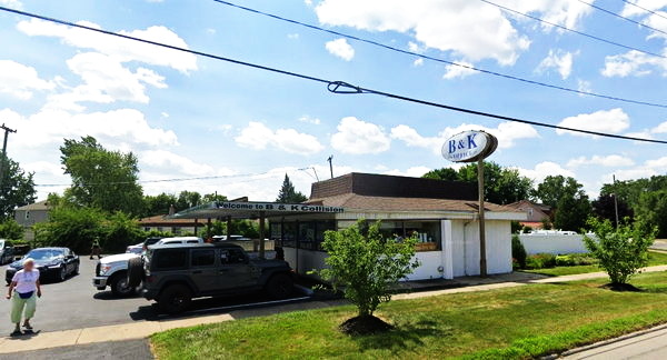 A&W Restaurant - Melvindale - 2535 Oakwood Blvd (newer photo)